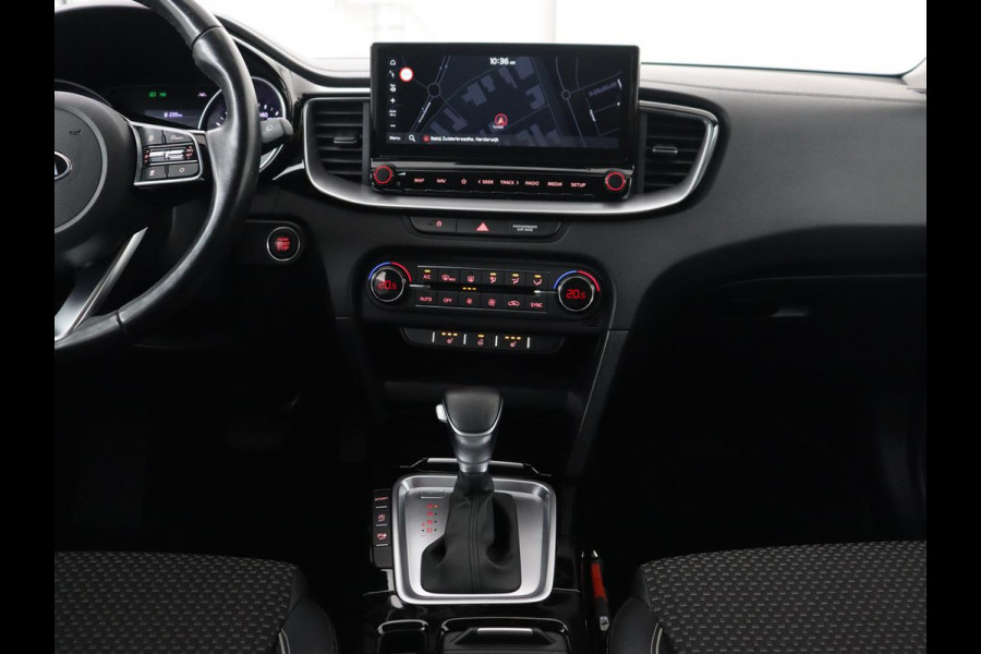 Kia Ceed 1.4 T-GDi DynamicPlusLine | Stoel & stuurverwarming | Adaptive cruise | Camera | Carplay | Keyless | Half leder | Navigatie