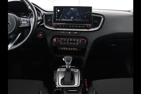 Kia Ceed 1.4 T-GDi DynamicPlusLine | Stoel & stuurverwarming | Adaptive cruise | Camera | Carplay | Keyless | Half leder | Navigatie