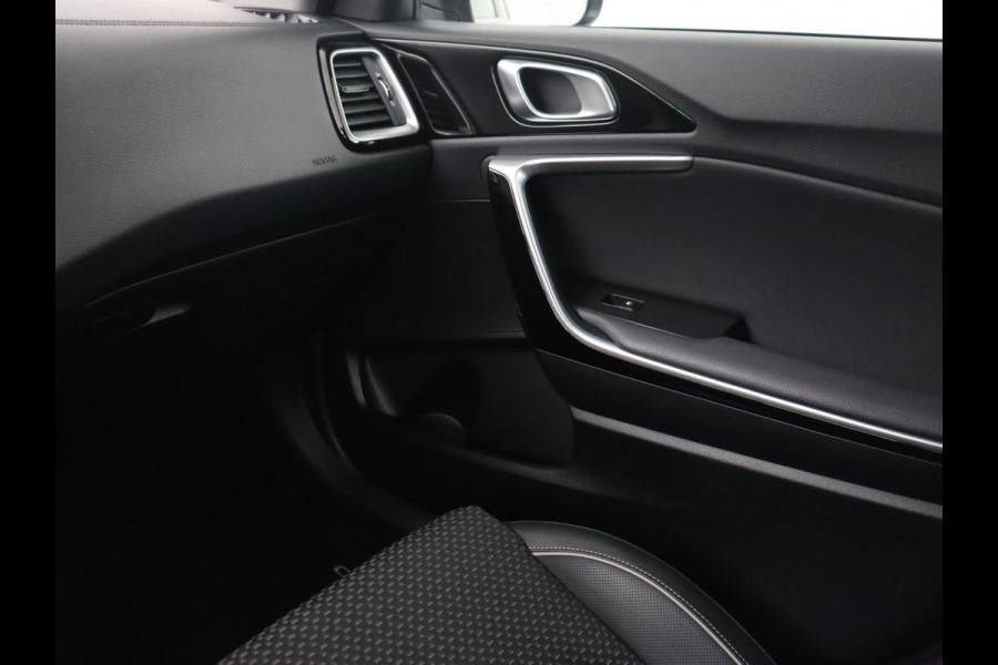 Kia Ceed 1.4 T-GDi DynamicPlusLine | Stoel & stuurverwarming | Adaptive cruise | Camera | Carplay | Keyless | Half leder | Navigatie