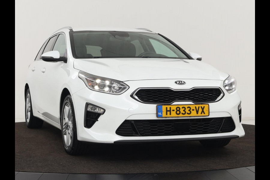 Kia Ceed 1.4 T-GDi DynamicPlusLine | Stoel & stuurverwarming | Adaptive cruise | Camera | Carplay | Keyless | Half leder | Navigatie