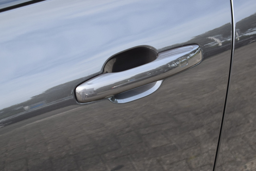 Volvo XC60 T6 350PK Plug-in hybrid AWD Plus Dark Pano dak | ACC | 360 Camera | Trekhaak | Leder | Blis