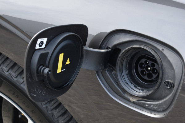 Volvo XC60 T6 350PK Plug-in hybrid AWD Plus Dark Pano dak | ACC | 360 Camera | Trekhaak | Leder | Blis