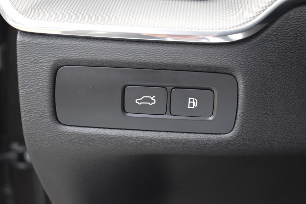 Volvo XC60 T6 350PK Plug-in hybrid AWD Plus Dark Pano dak | ACC | 360 Camera | Trekhaak | Leder | Blis