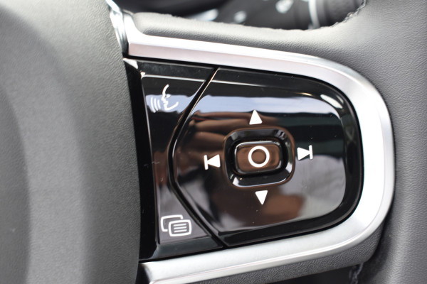 Volvo XC60 T6 350PK Plug-in hybrid AWD Plus Dark Pano dak | ACC | 360 Camera | Trekhaak | Leder | Blis