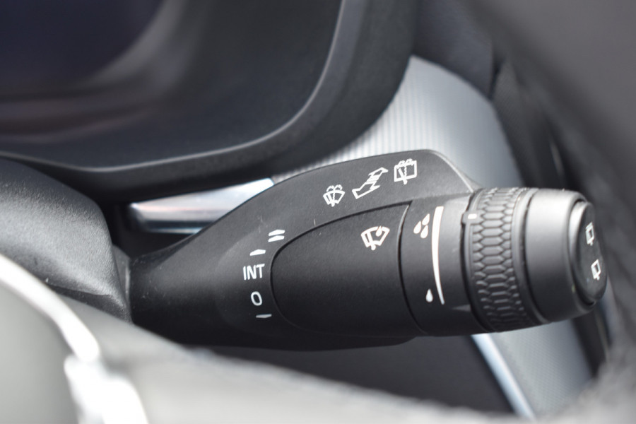 Volvo XC60 T6 350PK Plug-in hybrid AWD Plus Dark Pano dak | ACC | 360 Camera | Trekhaak | Leder | Blis