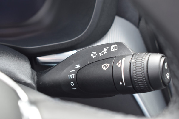 Volvo XC60 T6 350PK Plug-in hybrid AWD Plus Dark Pano dak | ACC | 360 Camera | Trekhaak | Leder | Blis