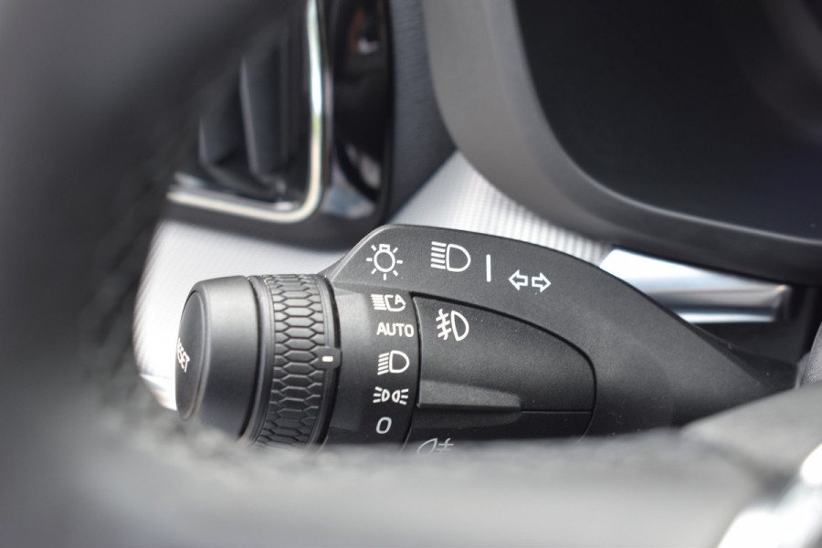 Volvo XC60 T6 350PK Plug-in hybrid AWD Plus Dark Pano dak | ACC | 360 Camera | Trekhaak | Leder | Blis