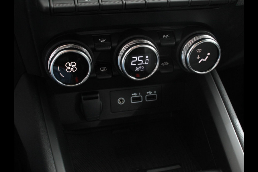 Mitsubishi Colt 1.6 HEV Automaat Intense Navigatie d.m.v. Apple Carplay/Android Auto Camera Climate Control Cruise Control Lichtmetalen velgen Extra Getint Glas Digitale Cockpit