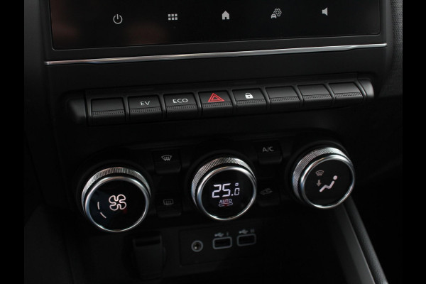 Mitsubishi Colt 1.6 HEV Automaat Intense Navigatie d.m.v. Apple Carplay/Android Auto Camera Climate Control Cruise Control Lichtmetalen velgen Extra Getint Glas Digitale Cockpit