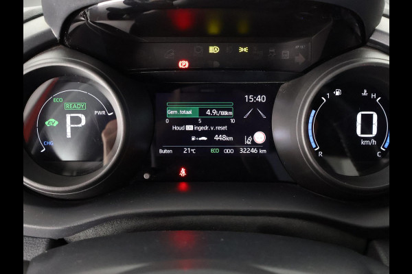 Toyota Yaris Cross 1.5 HYBRID DYNAMIC BI-TONE AUTOMAAT CARPLAY NAVIGATIE. CAMERA .COMPLEET. GARANTIE TOT 5- 2033!