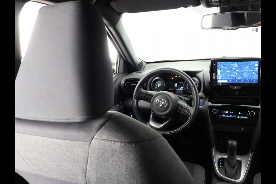 Toyota Yaris Cross 1.5 HYBRID DYNAMIC BI-TONE AUTOMAAT CARPLAY NAVIGATIE. CAMERA .COMPLEET. GARANTIE TOT 5- 2033!