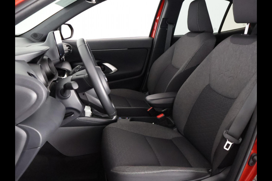 Toyota Yaris Cross 1.5 HYBRID DYNAMIC BI-TONE AUTOMAAT CARPLAY NAVIGATIE. CAMERA .COMPLEET. GARANTIE TOT 5- 2033!