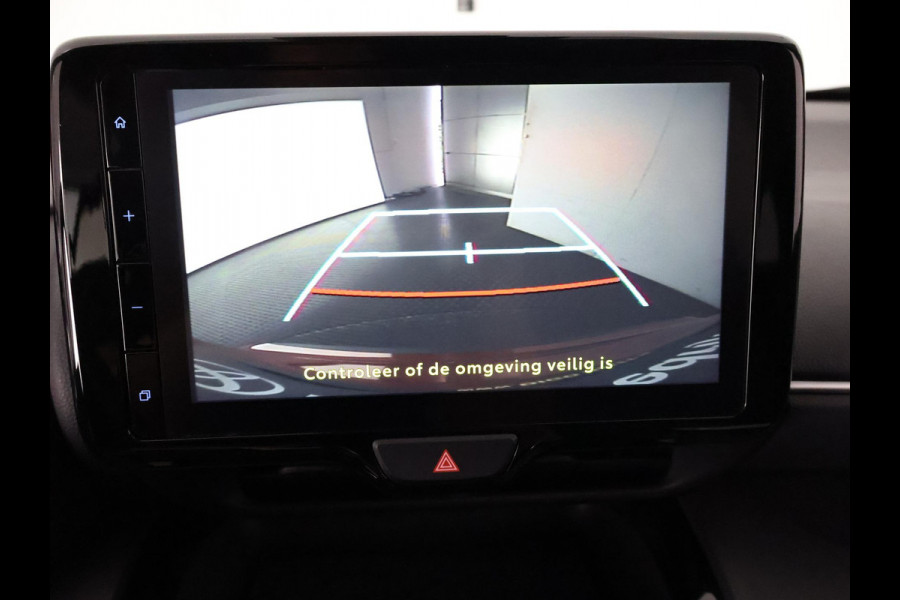 Toyota Yaris Cross 1.5 HYBRID DYNAMIC BI-TONE AUTOMAAT CARPLAY NAVIGATIE. CAMERA .COMPLEET. GARANTIE TOT 5- 2033!