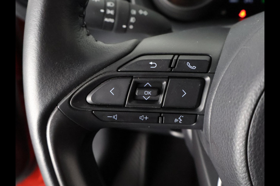 Toyota Yaris Cross 1.5 HYBRID DYNAMIC BI-TONE AUTOMAAT CARPLAY NAVIGATIE. CAMERA .COMPLEET. GARANTIE TOT 5- 2033!