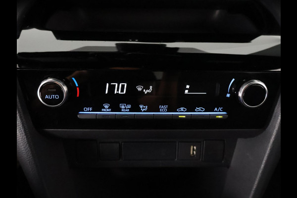 Toyota Yaris Cross 1.5 HYBRID DYNAMIC BI-TONE AUTOMAAT CARPLAY NAVIGATIE. CAMERA .COMPLEET. GARANTIE TOT 5- 2033!