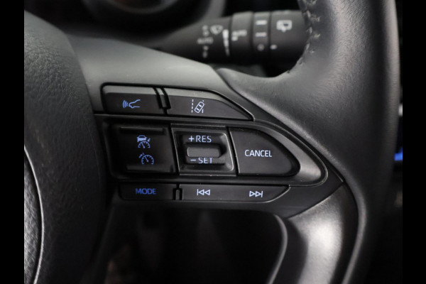 Toyota Yaris Cross 1.5 HYBRID DYNAMIC BI-TONE AUTOMAAT CARPLAY NAVIGATIE. CAMERA .COMPLEET. GARANTIE TOT 5- 2033!