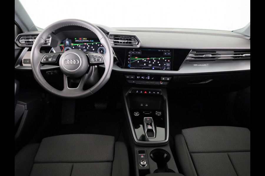 Audi A3 Sportback 35 TFSI Advanced edition 150 pk S-tronic | Private lease € 644,- | Navigatie | Parkeersensoren (Park assist) | Achteruitrijcamera | Adaptieve cruise control | LED koplampen |