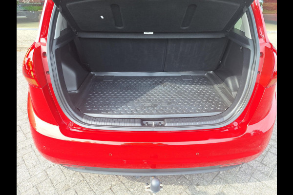 Kia Venga 1.4 CVVT Edition Sky | Panorama dak | Trekhaak | NAP | Navi | Climate Control | Camera | occasion