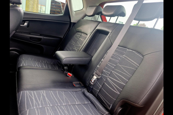 Kia Venga 1.4 CVVT Edition Sky | Panorama dak | Trekhaak | NAP | Navi | Climate Control | Camera | occasion