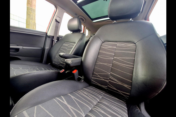Kia Venga 1.4 CVVT Edition Sky | Panorama dak | Trekhaak | NAP | Navi | Climate Control | Camera | occasion