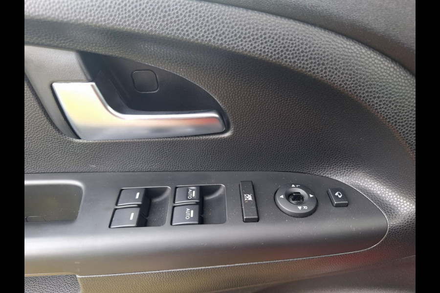 Kia Venga 1.4 CVVT Edition Sky | Panorama dak | Trekhaak | NAP | Navi | Climate Control | Camera | occasion