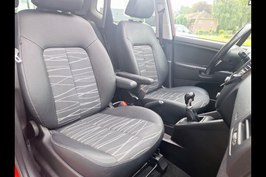 Kia Venga 1.4 CVVT Edition Sky | Panorama dak | Trekhaak | NAP | Navi | Climate Control | Camera | occasion