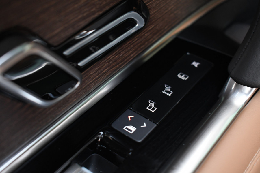 Land Rover Range Rover P460e HSE Pano Trekh 23inch NL-auto ACC 360 HUD