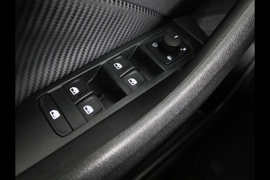 Škoda Kamiq 1.0 TSI Monte Carlo 115 pk Automaat (DSG) | Verlengde garantie | Navigatie | Panoramadak | Parkeersensoren | Achteruitrijcamera | Adaptieve cruise control |