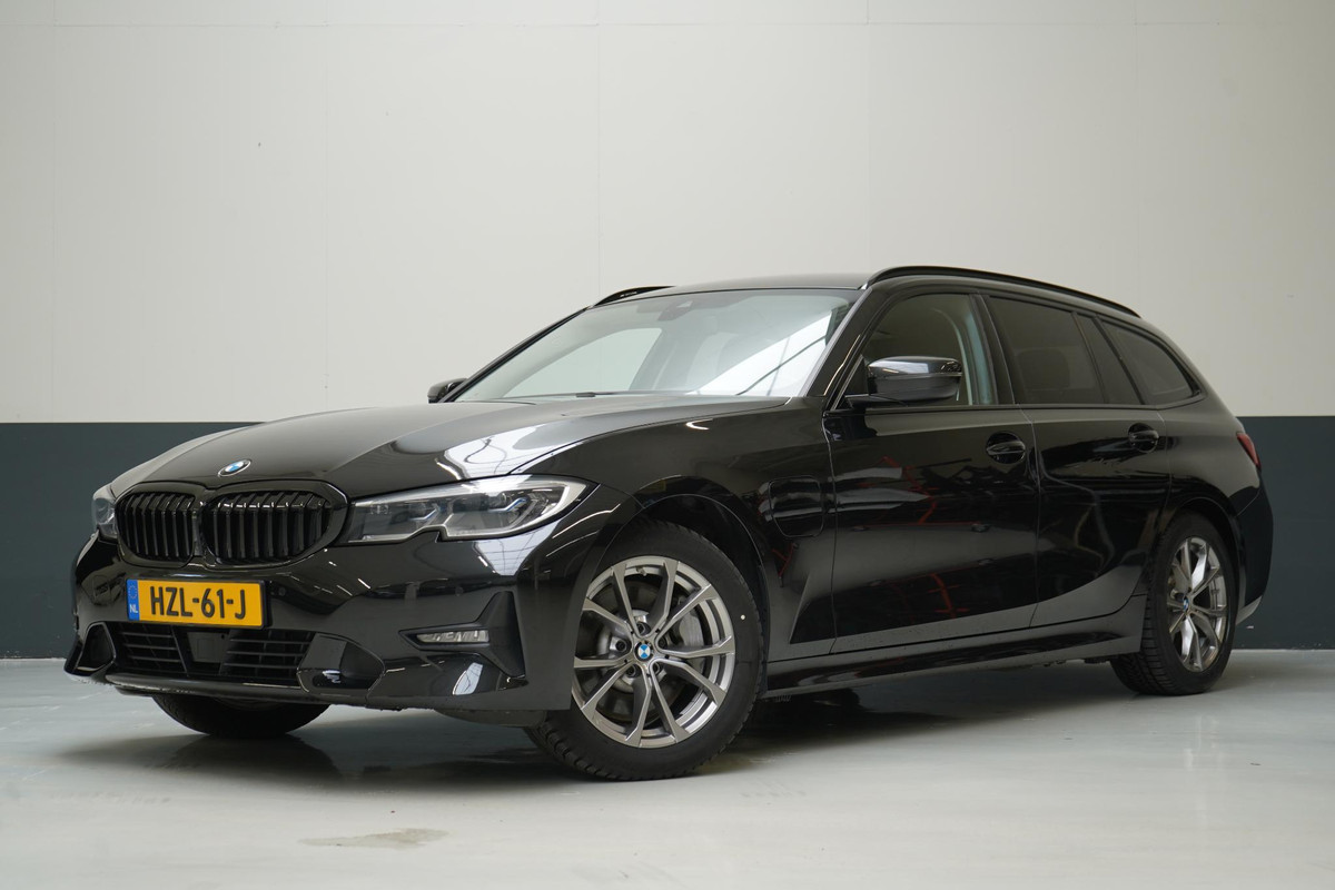 BMW 3 Serie Touring 330e Business Edition Plus | Adaptive cruise | Trekhaak | Sportstoelen | Apple Carplay