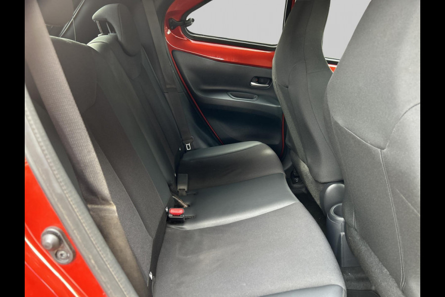Toyota Aygo X 1.0 VVT-i S-CVT Envy | Afneembare trekhaak | Inclusief gratis fietsendrager!