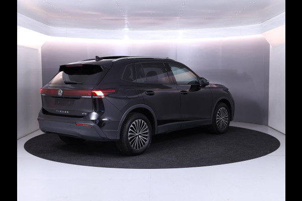 Volkswagen Tiguan 1.5 eTSI Life Edition 130 pk Automaat (DSG) | Verlengde garantie | Navigatie | Panoramadak | Elektr. trekhaak | Parkeersensoren (Park assist) | Achteruitrijcamera |