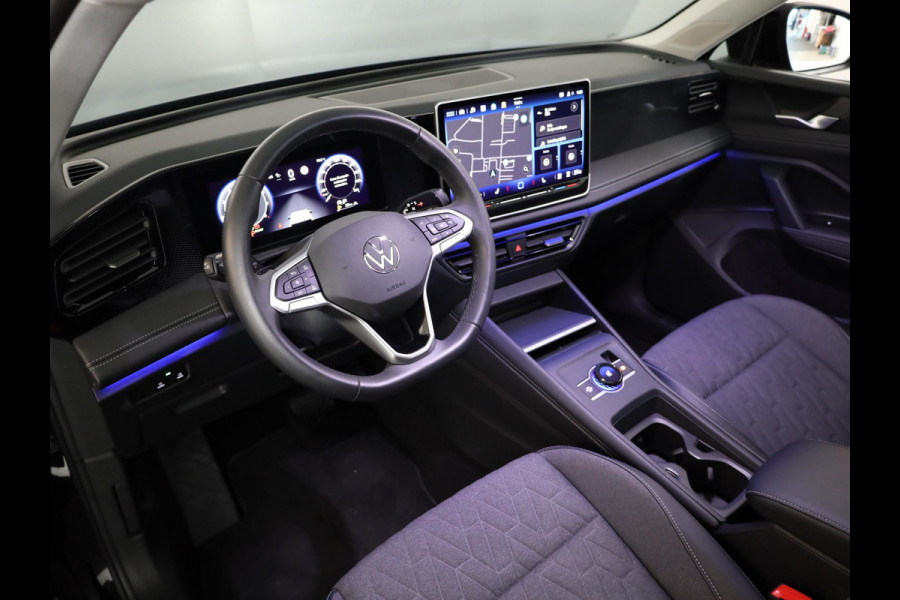Volkswagen Tiguan 1.5 eTSI Life Edition 130 pk Automaat (DSG) | Verlengde garantie | Navigatie | Panoramadak | Elektr. trekhaak | Parkeersensoren (Park assist) | Achteruitrijcamera |
