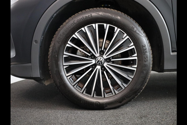 Volkswagen Tiguan 1.5 eTSI Life Edition 130 pk Automaat (DSG) | Verlengde garantie | Navigatie | Panoramadak | Elektr. trekhaak | Parkeersensoren (Park assist) | Achteruitrijcamera |