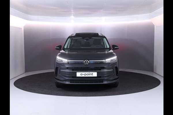 Volkswagen Tiguan 1.5 eTSI Life Edition 130 pk Automaat (DSG) | Verlengde garantie | Navigatie | Panoramadak | Elektr. trekhaak | Parkeersensoren (Park assist) | Achteruitrijcamera |