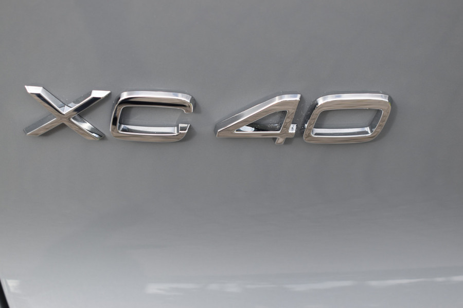 Volvo XC40 B4 211PK Plus Dark BLIS | ACC | Harman&Kardon | Keyless | Park Assist | Verwarmbare voorruit  | Trekhaak