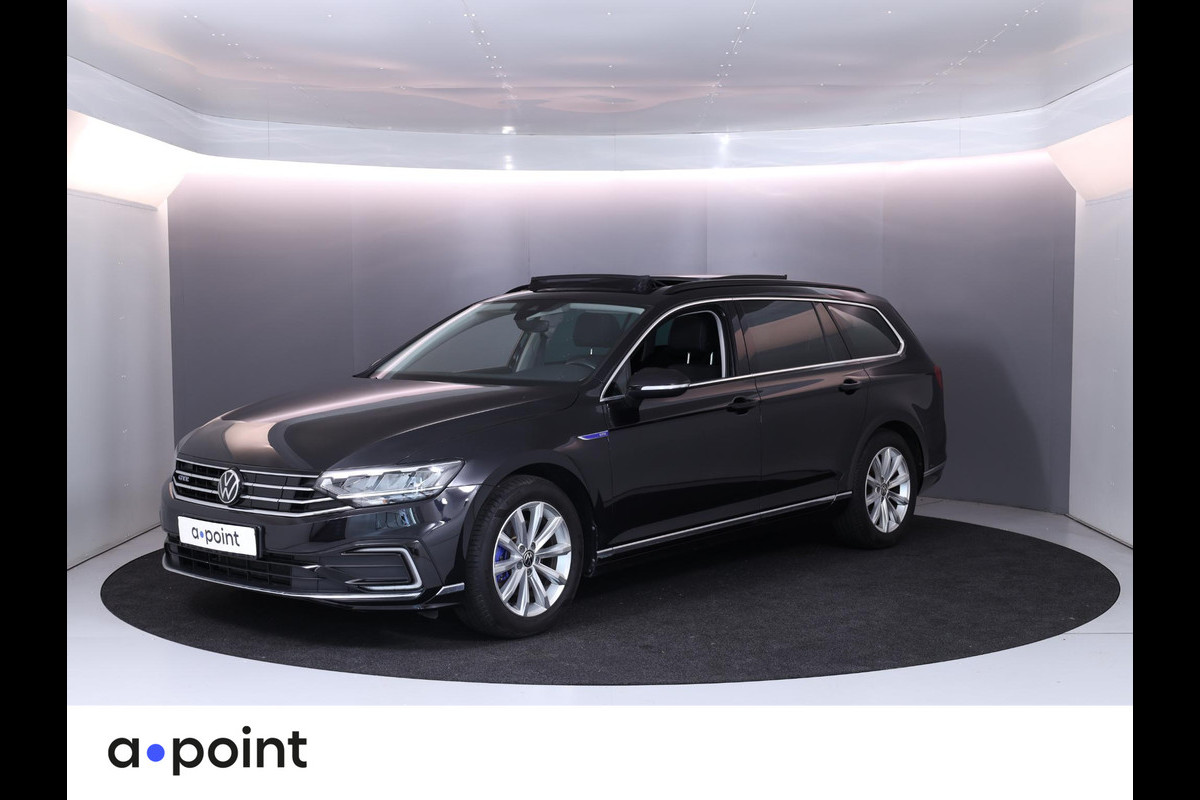 Volkswagen Passat Variant 1.4 TSI PHEV GTE Business 218 pk Automaat (DSG) | Navigatie | Panoramadak | Parkeersensoren | Achteruitrijcamera | Adaptieve cruise control | Stoelverwarming |