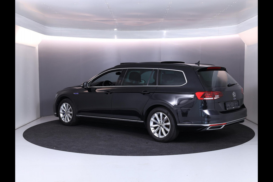 Volkswagen Passat Variant 1.4 TSI PHEV GTE Business 218 pk Automaat (DSG) | Navigatie | Panoramadak | Parkeersensoren | Achteruitrijcamera | Adaptieve cruise control | Stoelverwarming |