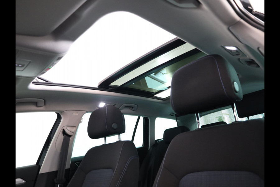 Volkswagen Passat Variant 1.4 TSI PHEV GTE Business 218 pk Automaat (DSG) | Navigatie | Panoramadak | Parkeersensoren | Achteruitrijcamera | Adaptieve cruise control | Stoelverwarming |