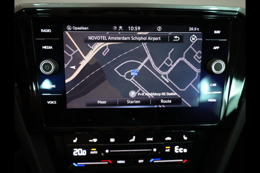 Volkswagen Passat Variant 1.4 TSI PHEV GTE Business 218 pk Automaat (DSG) | Navigatie | Panoramadak | Parkeersensoren | Achteruitrijcamera | Adaptieve cruise control | Stoelverwarming |