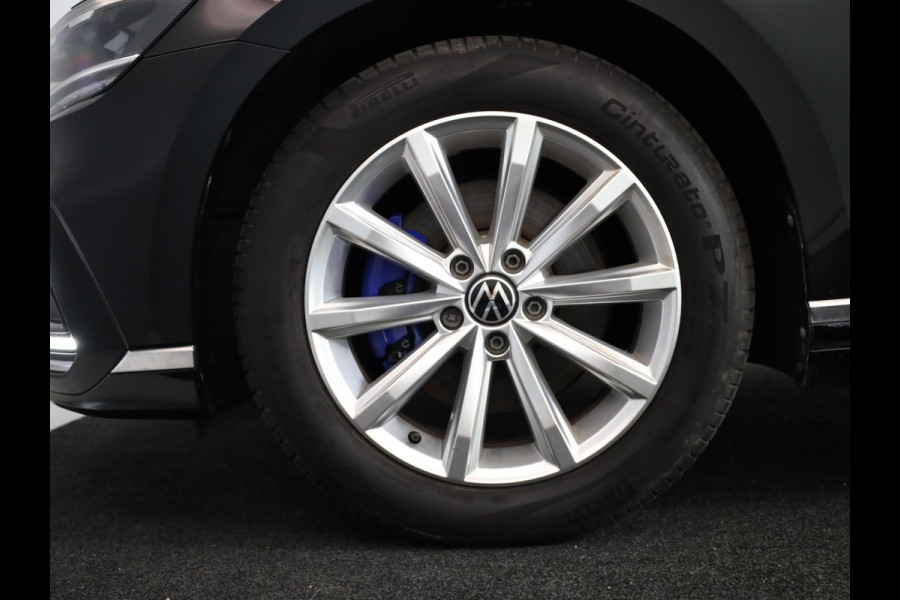 Volkswagen Passat Variant 1.4 TSI PHEV GTE Business 218 pk Automaat (DSG) | Navigatie | Panoramadak | Parkeersensoren | Achteruitrijcamera | Adaptieve cruise control | Stoelverwarming |