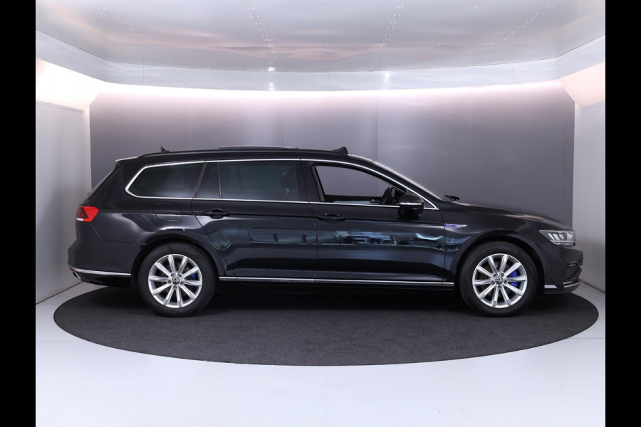 Volkswagen Passat Variant 1.4 TSI PHEV GTE Business 218 pk Automaat (DSG) | Navigatie | Panoramadak | Parkeersensoren | Achteruitrijcamera | Adaptieve cruise control | Stoelverwarming |