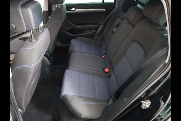 Volkswagen Passat Variant 1.4 TSI PHEV GTE Business 218 pk Automaat (DSG) | Navigatie | Panoramadak | Parkeersensoren | Achteruitrijcamera | Adaptieve cruise control | Stoelverwarming |