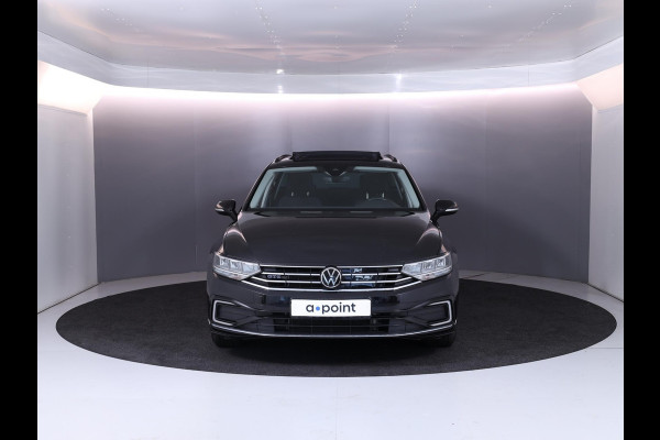 Volkswagen Passat Variant 1.4 TSI PHEV GTE Business 218 pk Automaat (DSG) | Navigatie | Panoramadak | Parkeersensoren | Achteruitrijcamera | Adaptieve cruise control | Stoelverwarming |