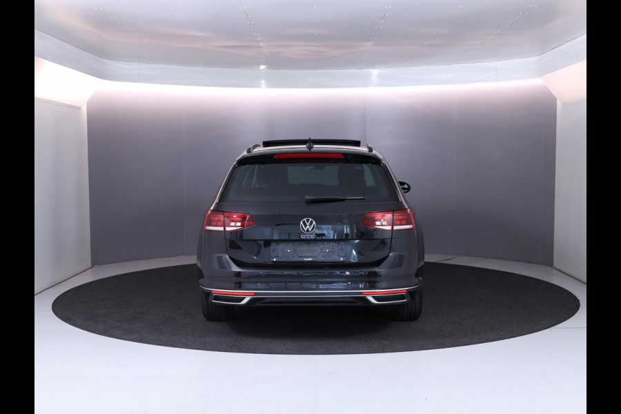 Volkswagen Passat Variant 1.4 TSI PHEV GTE Business 218 pk Automaat (DSG) | Navigatie | Panoramadak | Parkeersensoren | Achteruitrijcamera | Adaptieve cruise control | Stoelverwarming |