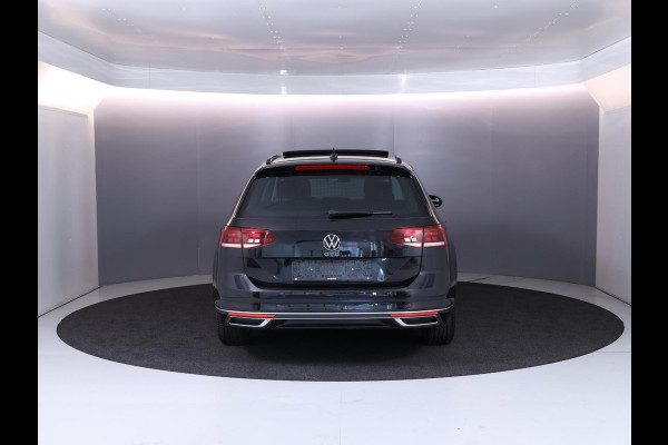 Volkswagen Passat Variant 1.4 TSI PHEV GTE Business 218 pk Automaat (DSG) | Navigatie | Panoramadak | Parkeersensoren | Achteruitrijcamera | Adaptieve cruise control | Stoelverwarming |