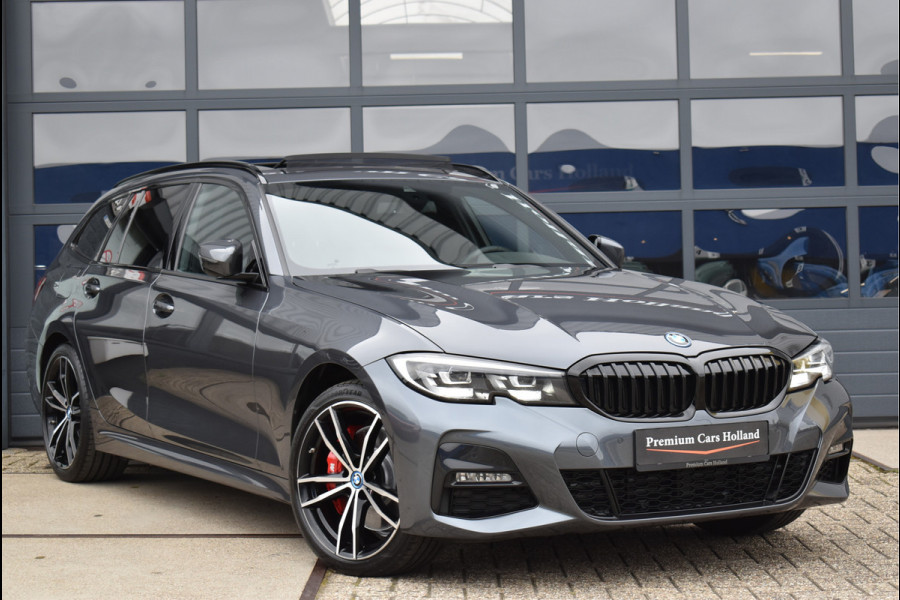 BMW 3 Serie Touring 330e xDrive M-Sport 292 Pk Pano Navi Live Shadow Line Vol Leder 19 Inch