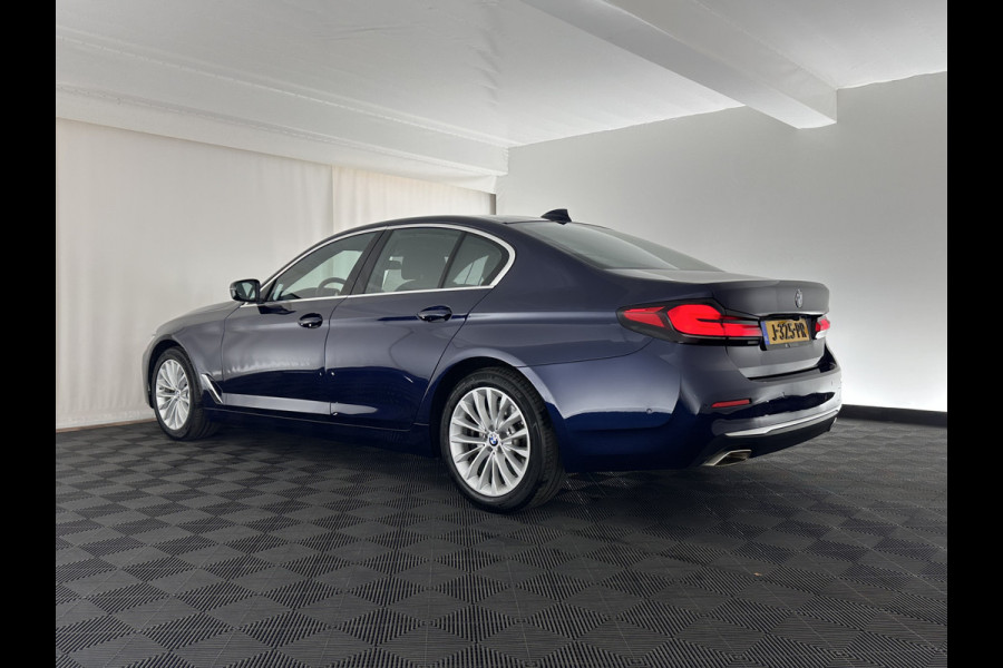 BMW 5 Serie 540i xDrive High Executive Edition (INCL-BTW ) Aut.*PANO | LUXURY-LEATHER | LASER-LIGHT | BOWERS&WILKINS-AUDIO | MEMORY-PACK | HEATED/COOLED-COMFORTSEATS | DIGI-COCKPIT | NAVI-FULLMAP | SHIFT-PADDLES | CRUISE | 18''ALU*