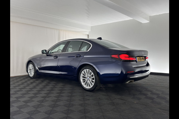 BMW 5 Serie 540i xDrive High Executive Edition (INCL-BTW ) Aut.*PANO | LUXURY-LEATHER | LASER-LIGHT | BOWERS&WILKINS-AUDIO | MEMORY-PACK | HEATED/COOLED-COMFORTSEATS | DIGI-COCKPIT | NAVI-FULLMAP | SHIFT-PADDLES | CRUISE | 18''ALU*