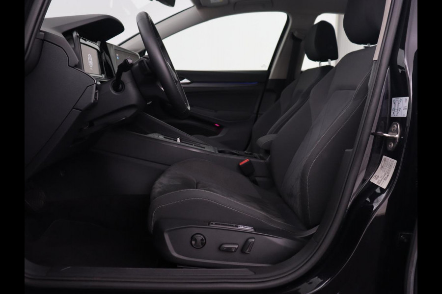 Volkswagen Golf 1.4 eHybrid Style | Head-Up | Trekhaak | Stoel & stuurverwarming | Massage | Adaptive cruise | Memory | Carplay | LED Plus | Navigatie | PHEV | Plug In