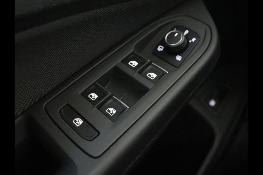 Volkswagen Golf 1.4 eHybrid Style | Head-Up | Trekhaak | Stoel & stuurverwarming | Massage | Adaptive cruise | Memory | Carplay | LED Plus | Navigatie | PHEV | Plug In
